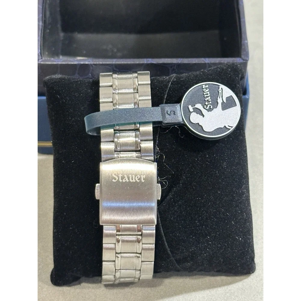 Staur Men's Watch‎ New Open Box Needs Batteries)